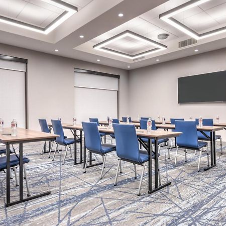 Holiday Inn Express & Suites Austin Airport East By Ihg Exterior photo