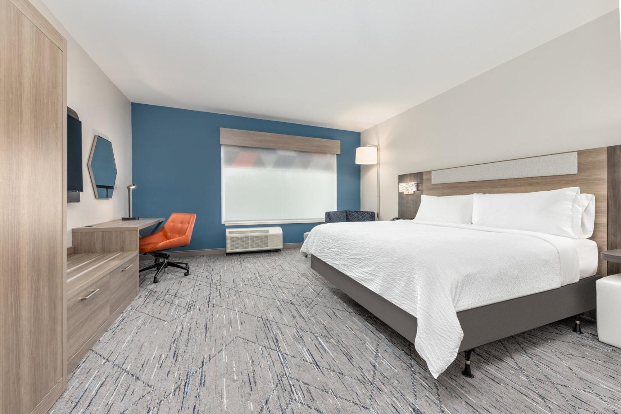 Holiday Inn Express & Suites Austin Airport East By Ihg Exterior photo