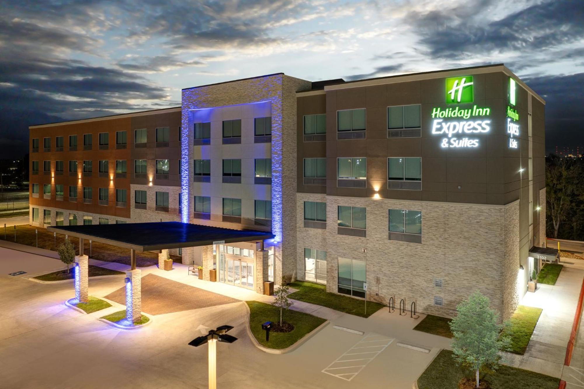 Holiday Inn Express & Suites Austin Airport East By Ihg Exterior photo