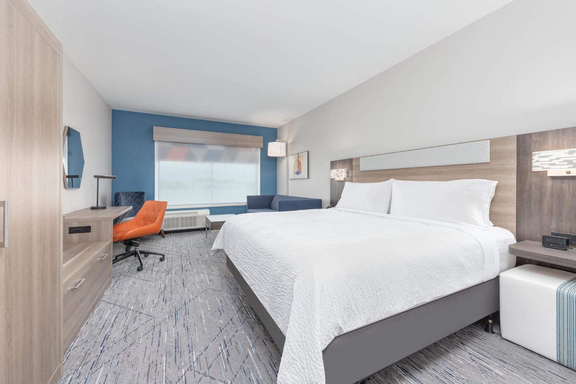 Holiday Inn Express & Suites Austin Airport East By Ihg Exterior photo