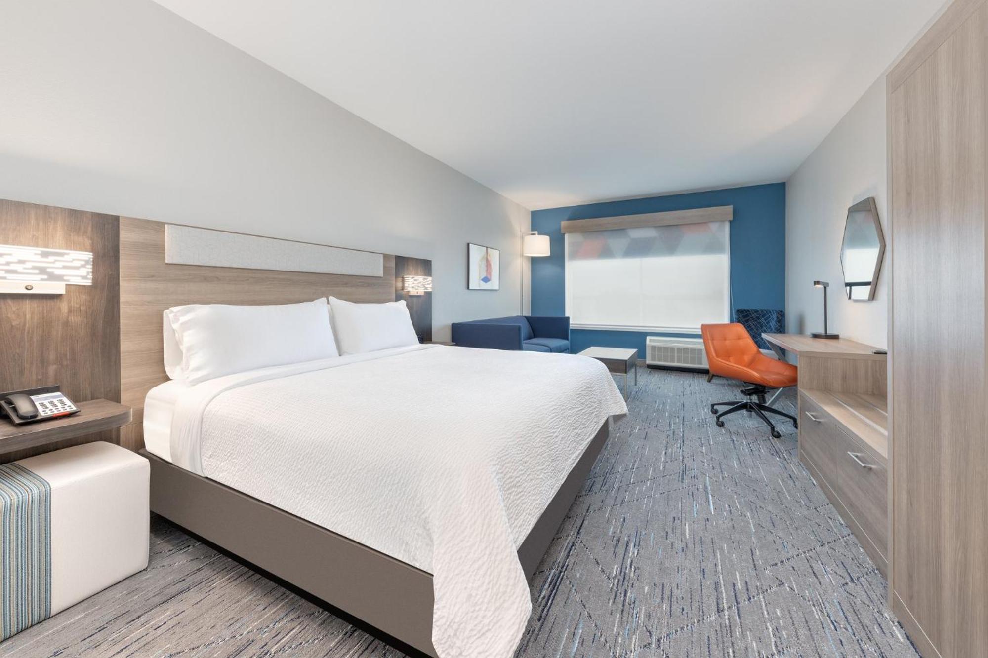 Holiday Inn Express & Suites Austin Airport East By Ihg Exterior photo