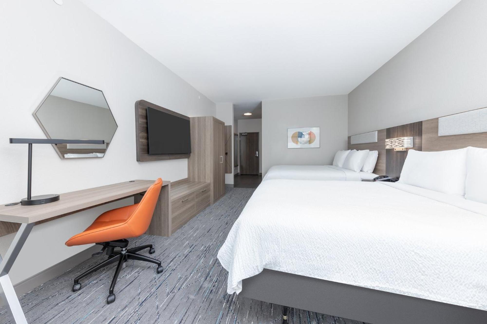 Holiday Inn Express & Suites Austin Airport East By Ihg Exterior photo